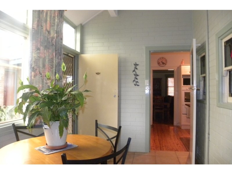 12 Currawong Street, Young NSW 2594