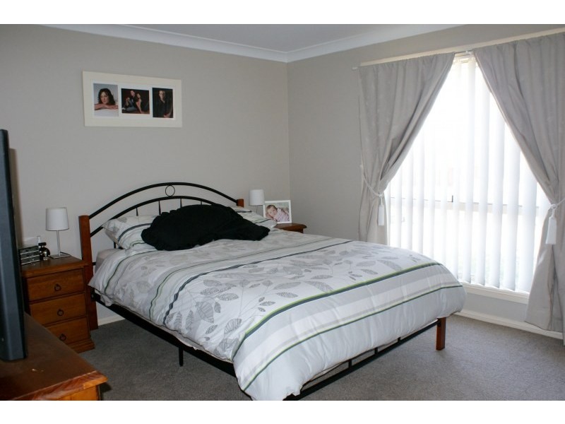 11 Petticoat Lane, Young NSW 2594