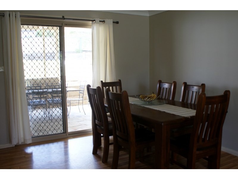 11 Petticoat Lane, Young NSW 2594