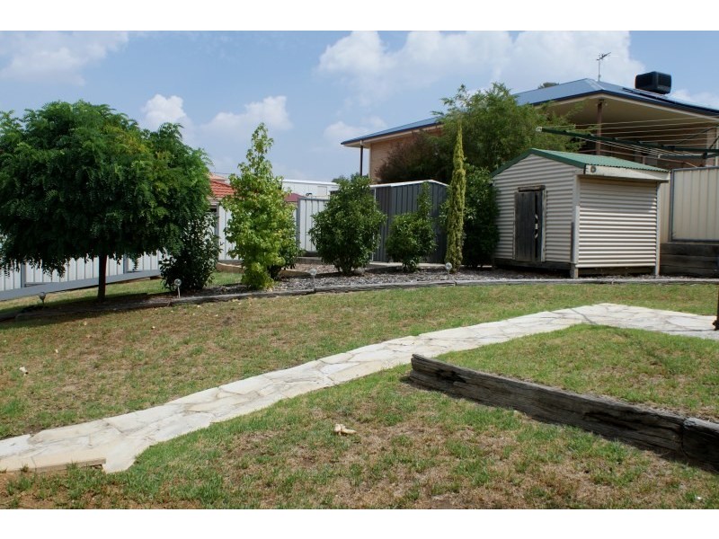 11 Petticoat Lane, Young NSW 2594