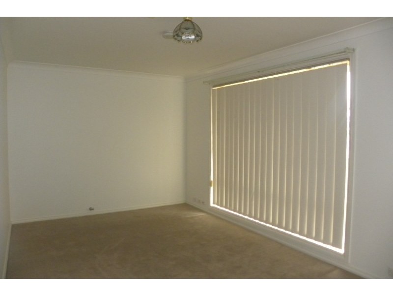 6 Tadros Avenue, Young NSW 2594