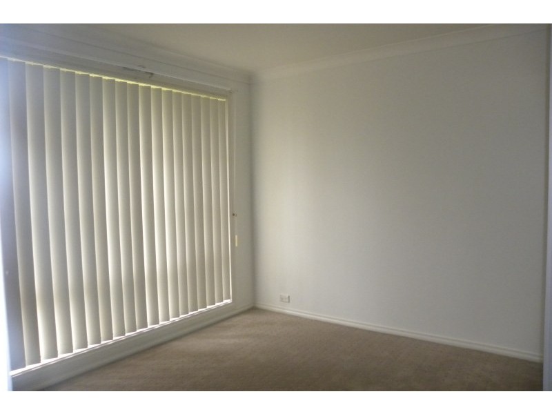 6 Tadros Avenue, Young NSW 2594