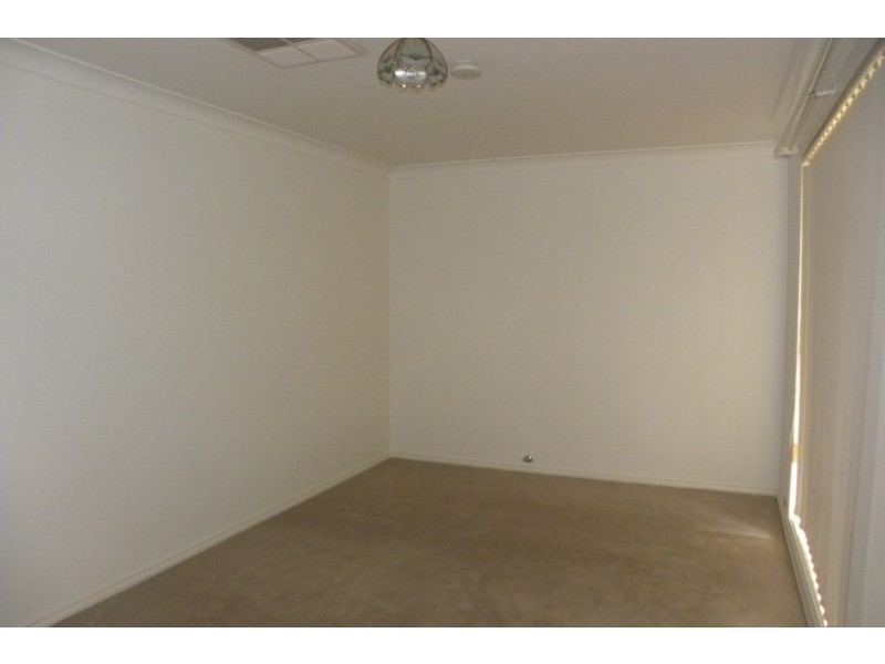 6 Tadros Avenue, Young NSW 2594