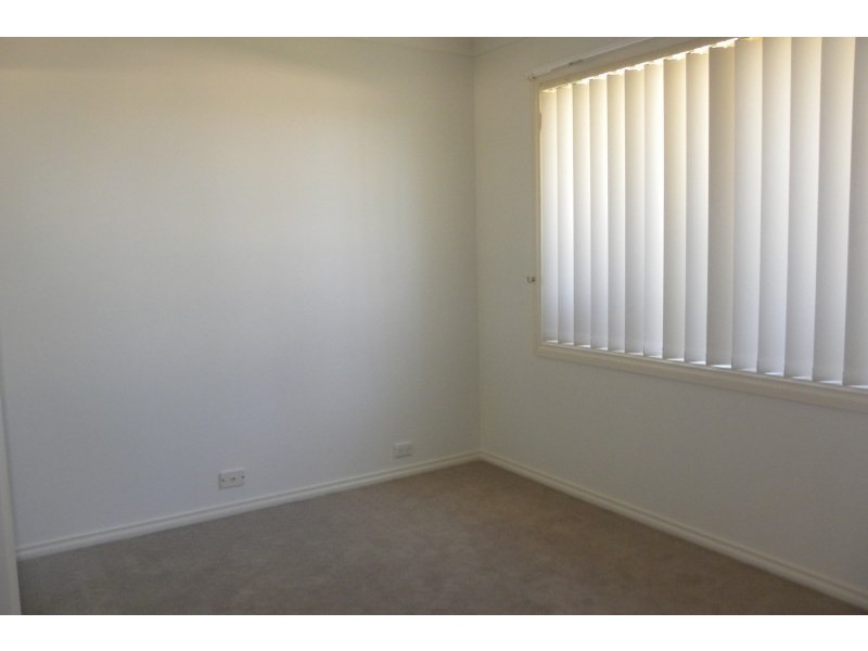 6 Tadros Avenue, Young NSW 2594