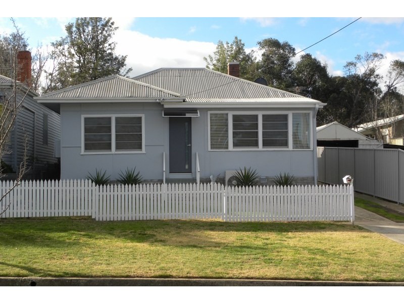 65 Brock Street, Young NSW 2594