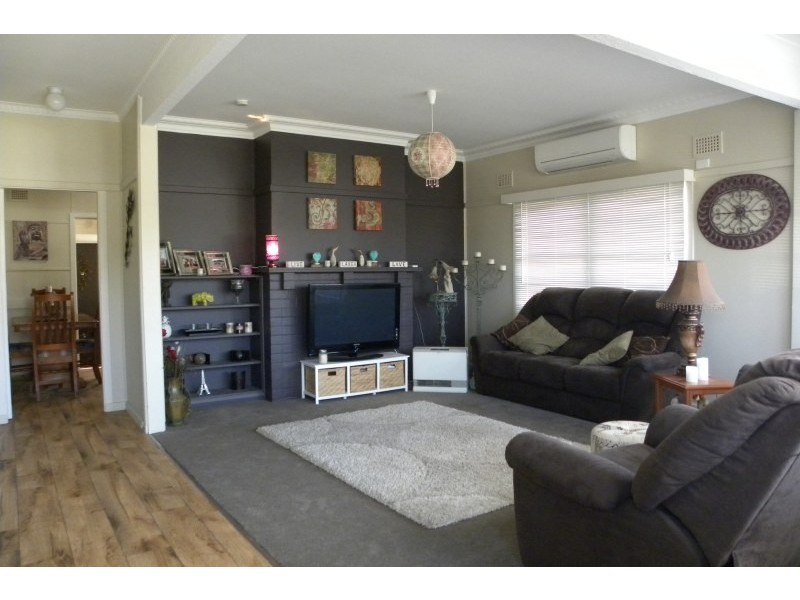 65 Brock Street, Young NSW 2594