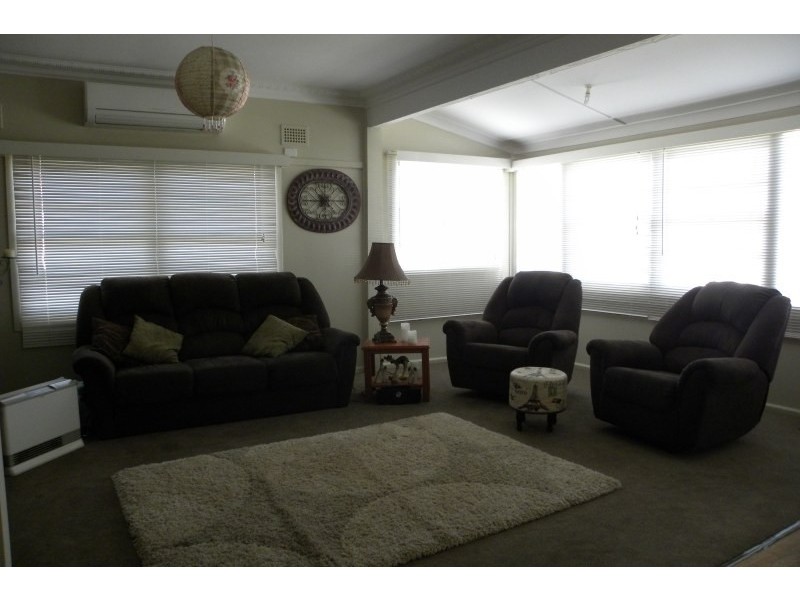 65 Brock Street, Young NSW 2594