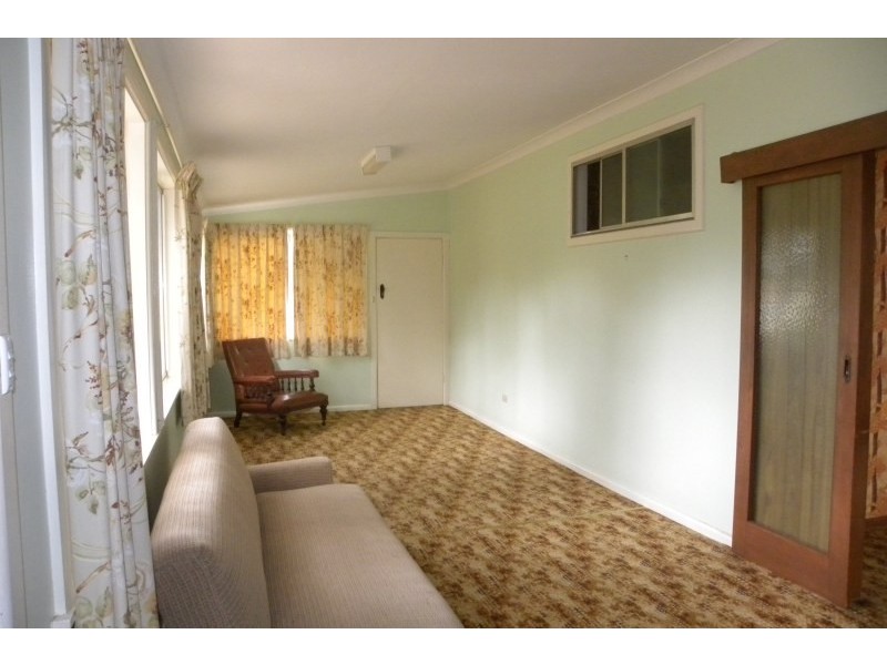 8 Russell Street, Young NSW 2594