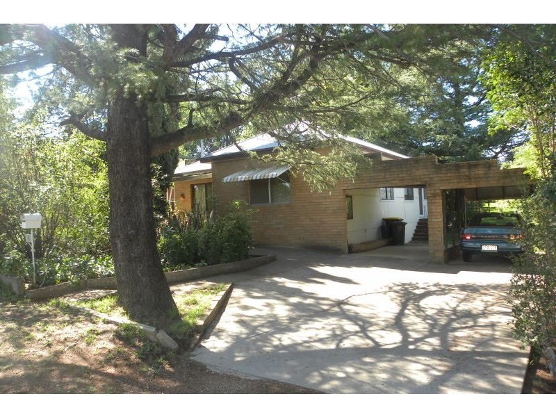 8 Russell Street, Young NSW 2594