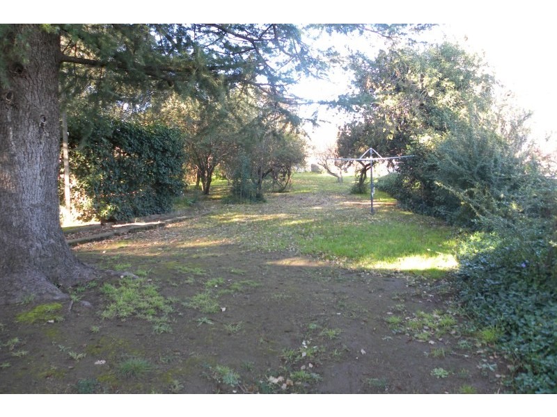 8 Russell Street, Young NSW 2594