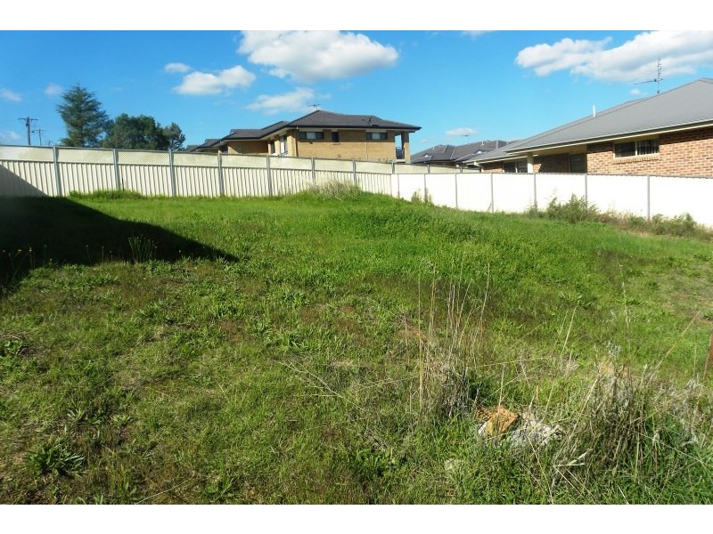 10 Hambrook Place, Young NSW 2594