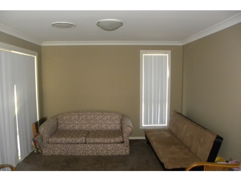 10 Mayoh Place, Young NSW 2594