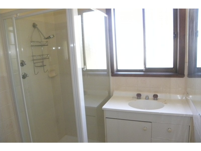 2/63 Nasmyth Street, Young NSW 2594