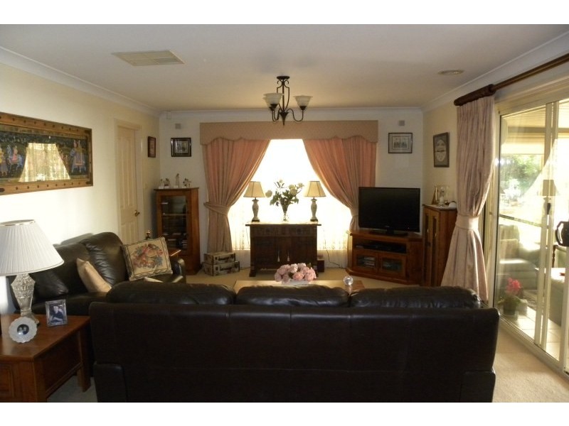 39 Petticoat Lane, Young NSW 2594