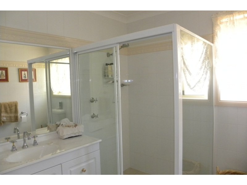 39 Petticoat Lane, Young NSW 2594