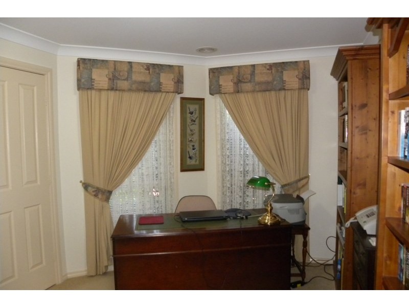 39 Petticoat Lane, Young NSW 2594