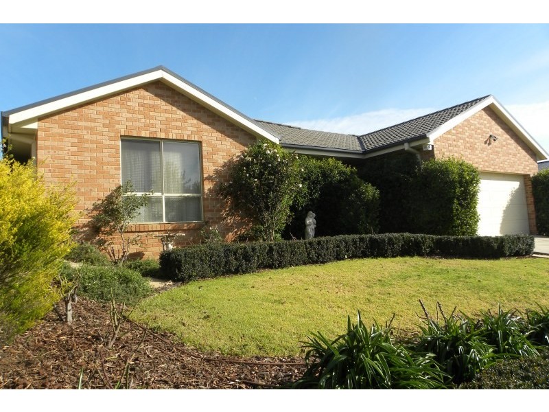 39 Petticoat Lane, Young NSW 2594