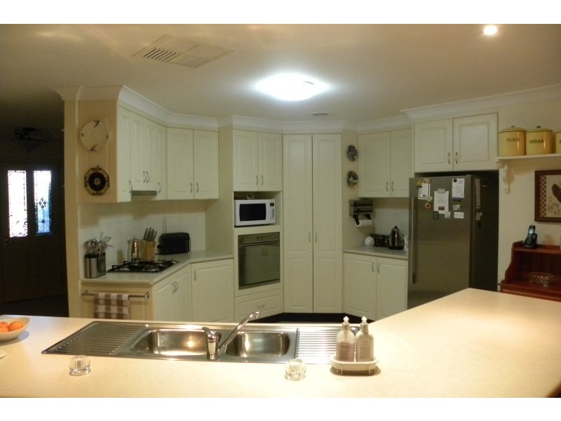 39 Petticoat Lane, Young NSW 2594