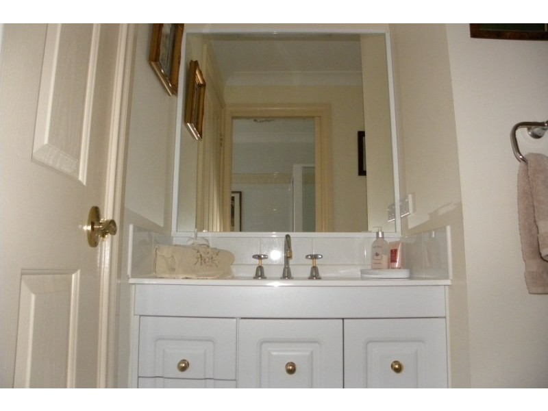 39 Petticoat Lane, Young NSW 2594