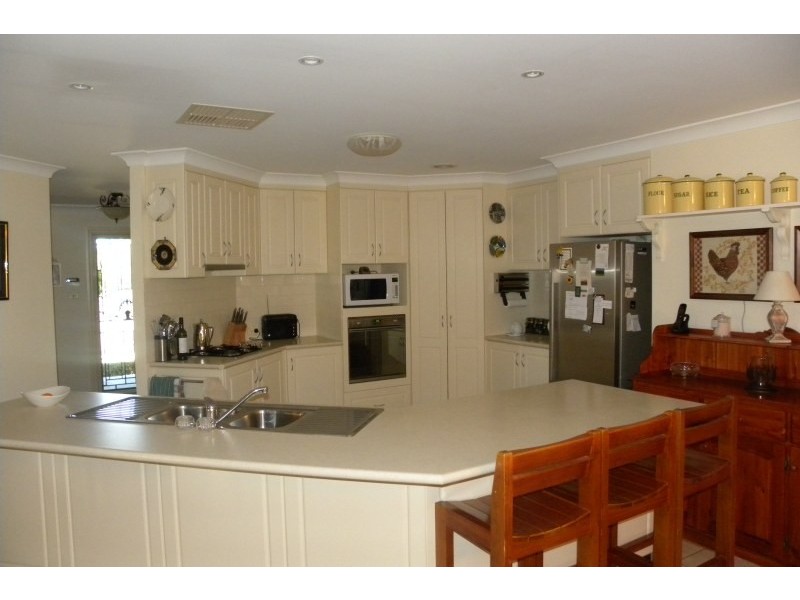 39 Petticoat Lane, Young NSW 2594