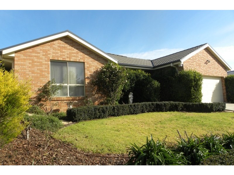 39 Petticoat Lane, Young NSW 2594