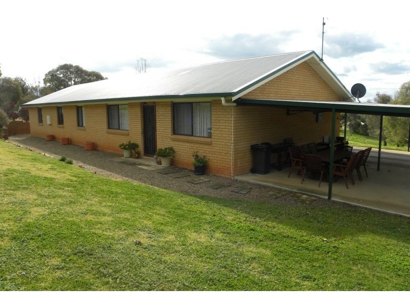 151 Willawong Street, Young NSW 2594