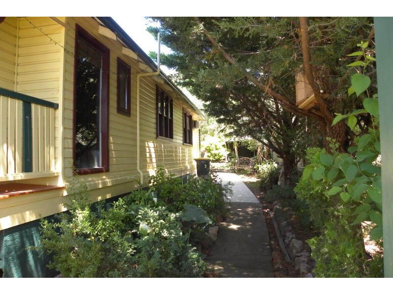 49 Wombat Street, Young NSW 2594