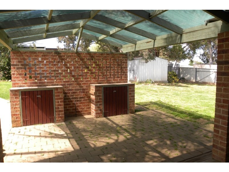 50 Pineview Circuit, Young NSW 2594