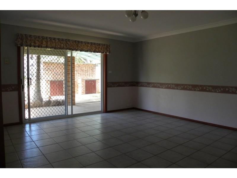 50 Pineview Circuit, Young NSW 2594