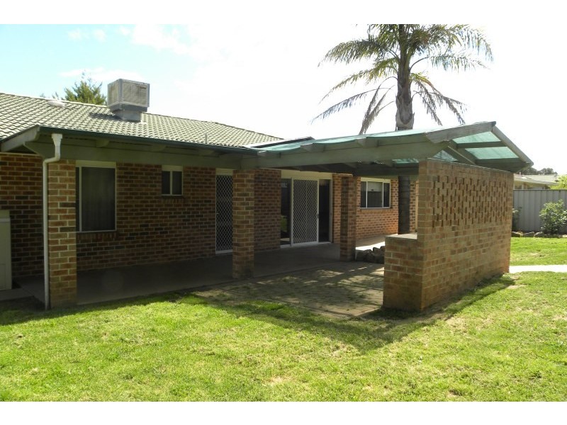 50 Pineview Circuit, Young NSW 2594