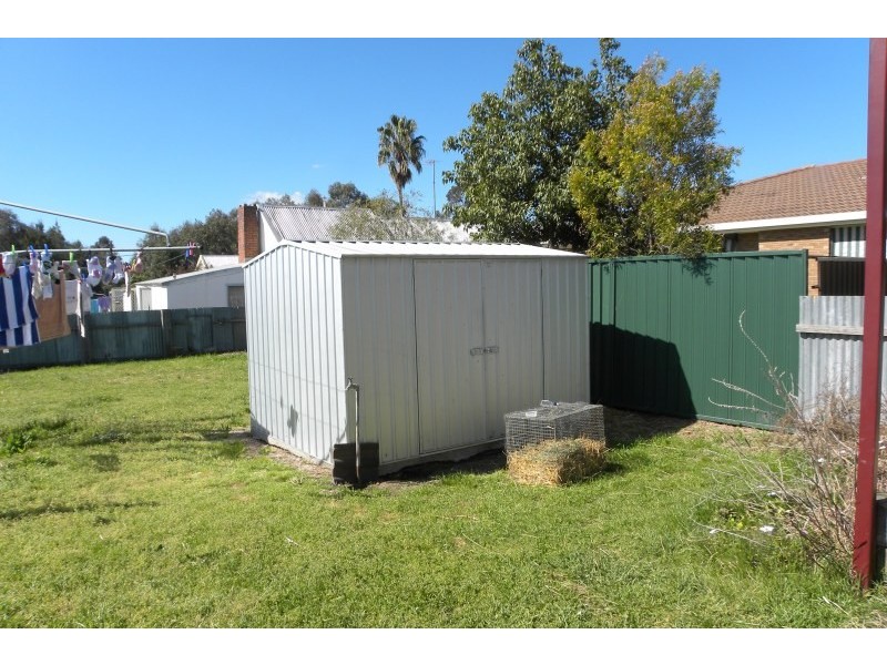 27 Gordon Street, Young NSW 2594