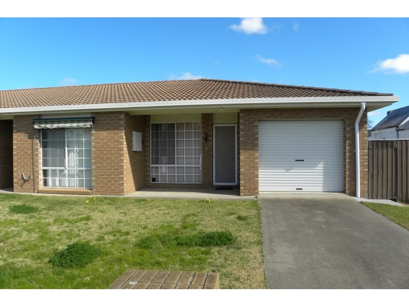 3/7 Murringo Street, Young NSW 2594