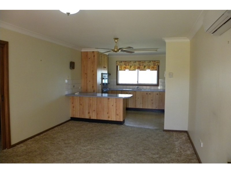 3/7 Murringo Street, Young NSW 2594