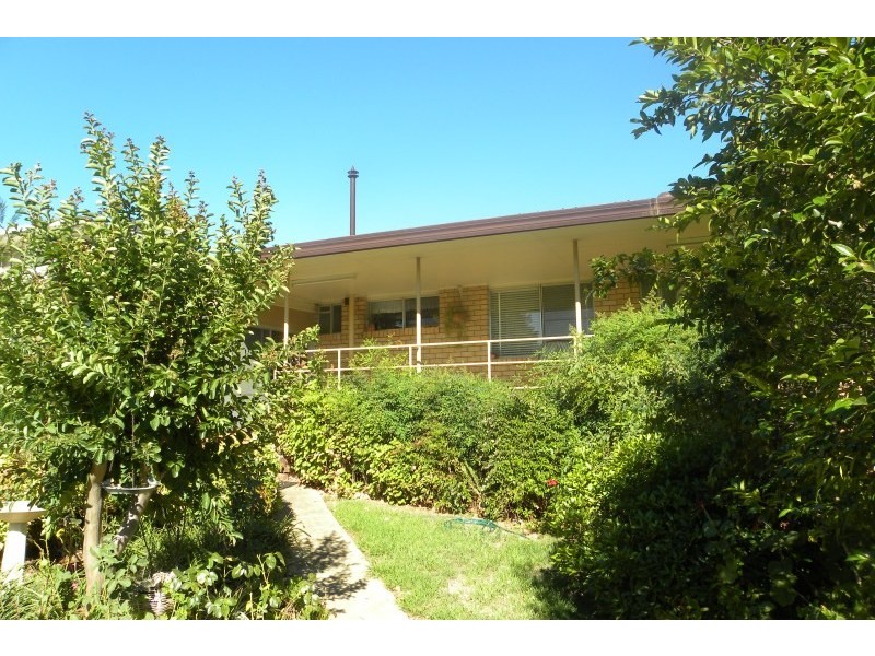 39  Fontenoy Street, Young NSW 2594