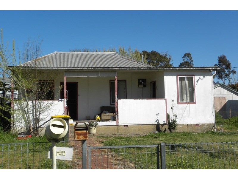 57 Binalong Street, Young NSW 2594