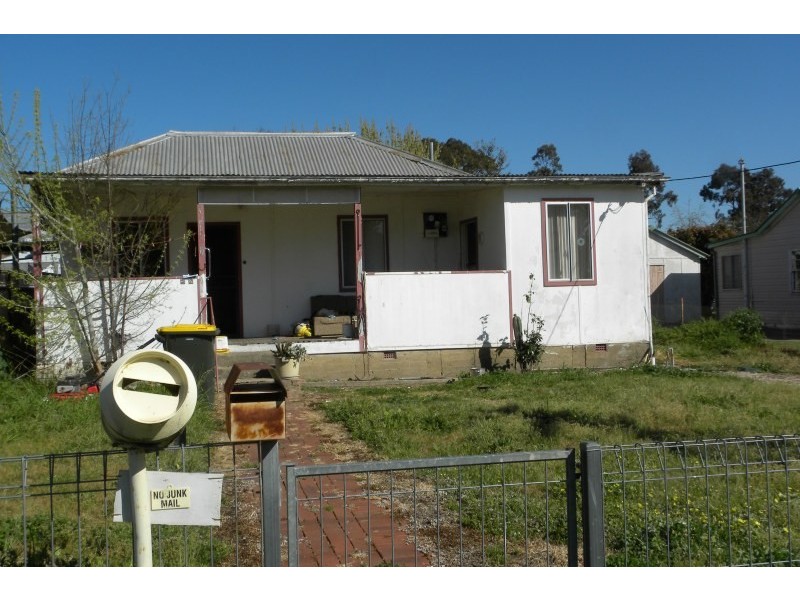 57 Binalong Street, Young NSW 2594