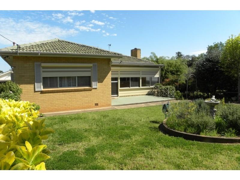 19 Bruce Street, Young NSW 2594