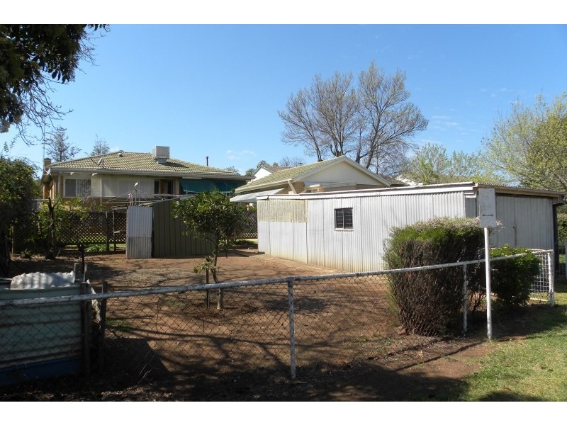 19 Bruce Street, Young NSW 2594