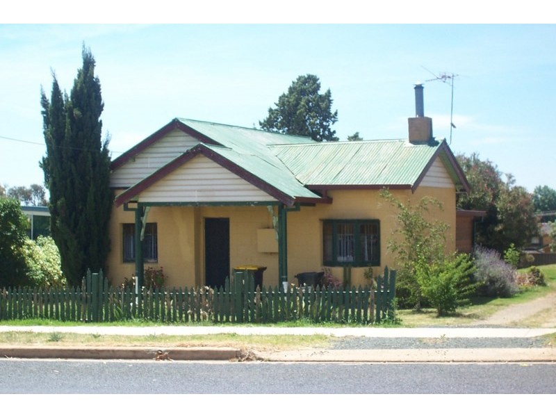 16 Back Creek Road, Young NSW 2594