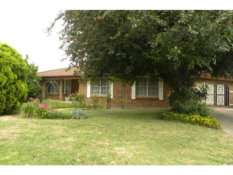 95 Thornhill Street, Young NSW 2594