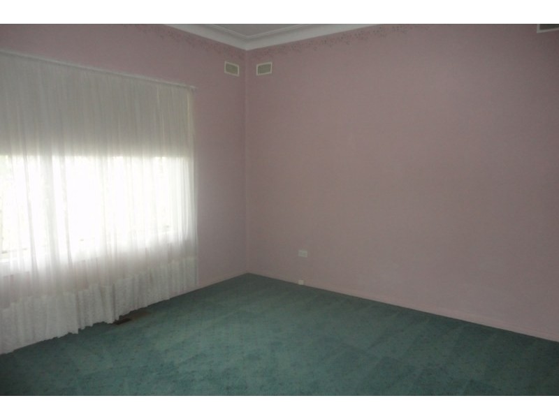 5 Florence Street, Young NSW 2594