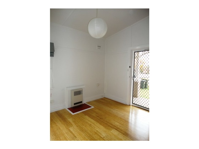 1/2 Spring Street, Young NSW 2594
