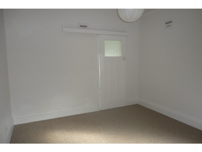1/2 Spring Street, Young NSW 2594