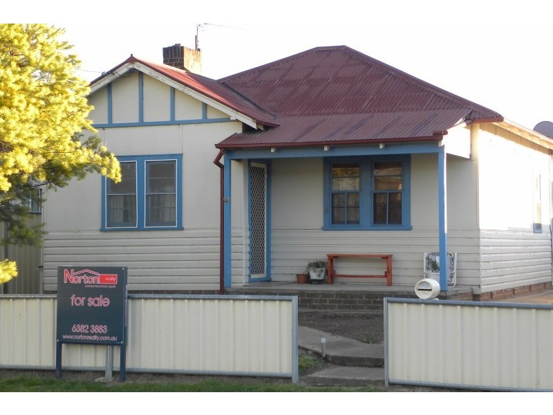 151 Nasmyth Street, Young NSW 2594