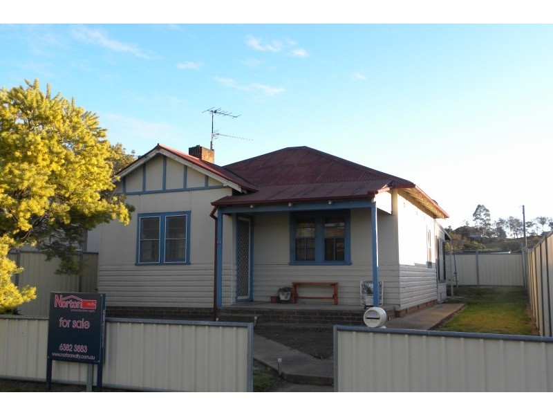151 Nasmyth Street, Young NSW 2594