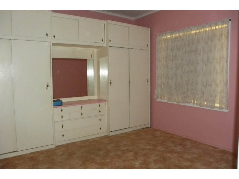 32 Toompang Street, Young NSW 2594