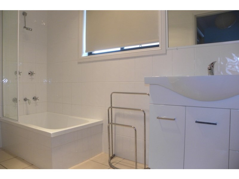 87 William Street, Young NSW 2594