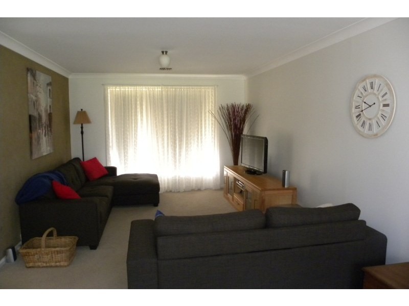 151 Willawong Street, Young NSW 2594