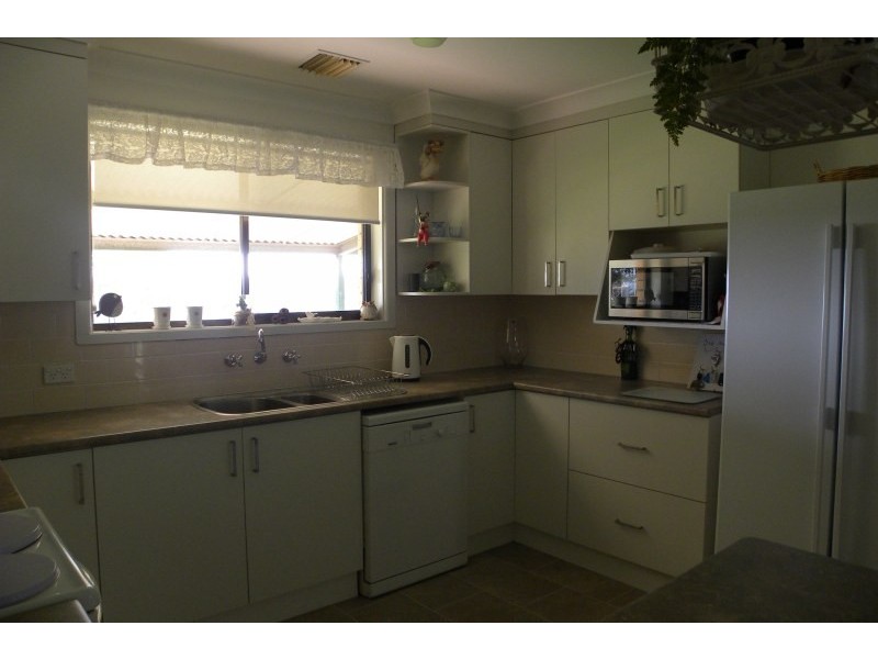 151 Willawong Street, Young NSW 2594