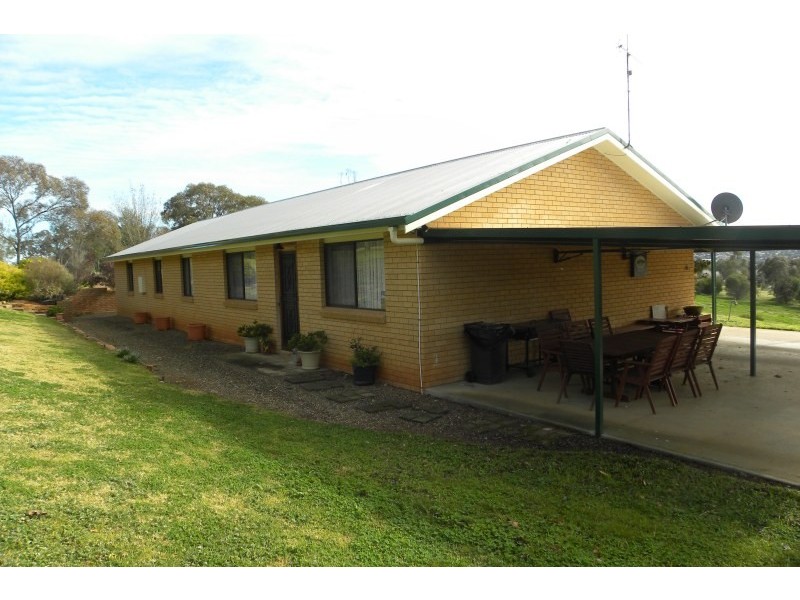 151 Willawong Street, Young NSW 2594